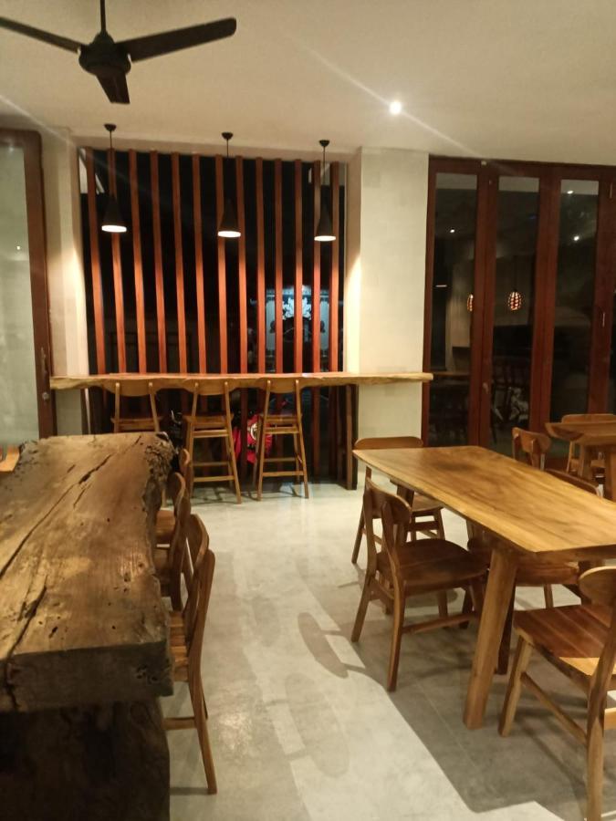 The Kd Suites & Coffee Shop Munggu ภายนอก รูปภาพ