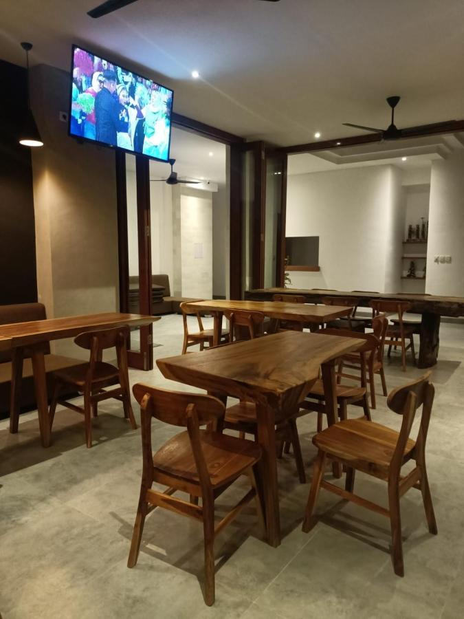 The Kd Suites & Coffee Shop Munggu ภายนอก รูปภาพ